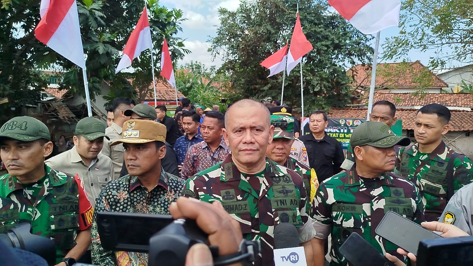 Kunjungan ke Bangkalan, Aster KASAD Mayjen TNI Rachmad Zulkarnaen Tinjau langsung Jembatan hasil Bakti TNI 2026.
